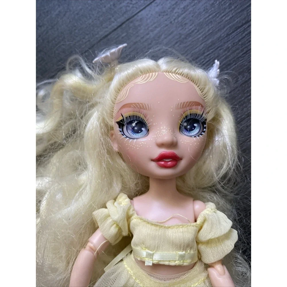 Rainbow High Delilah Fields Buttercup Yellow Fashion Doll
